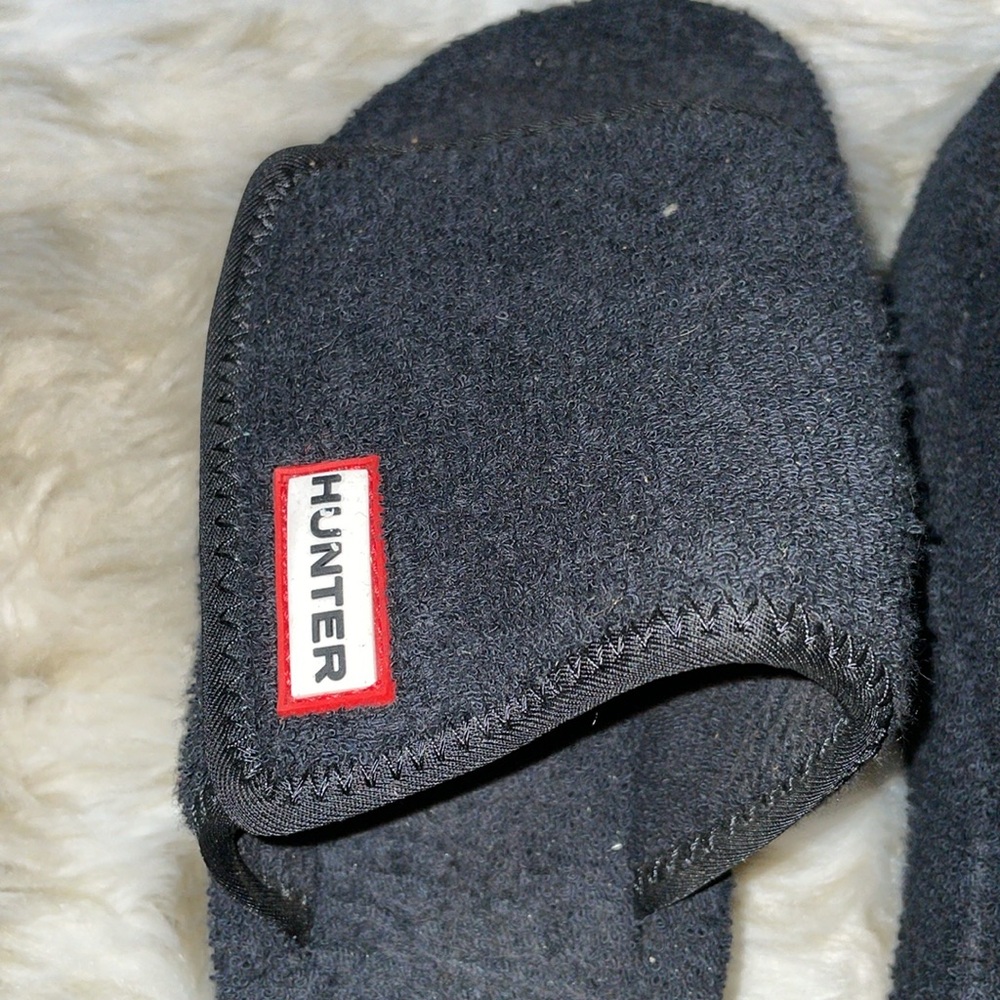 Hunter Fuzzy Velcro Slipper Slides Size 7 - image 2